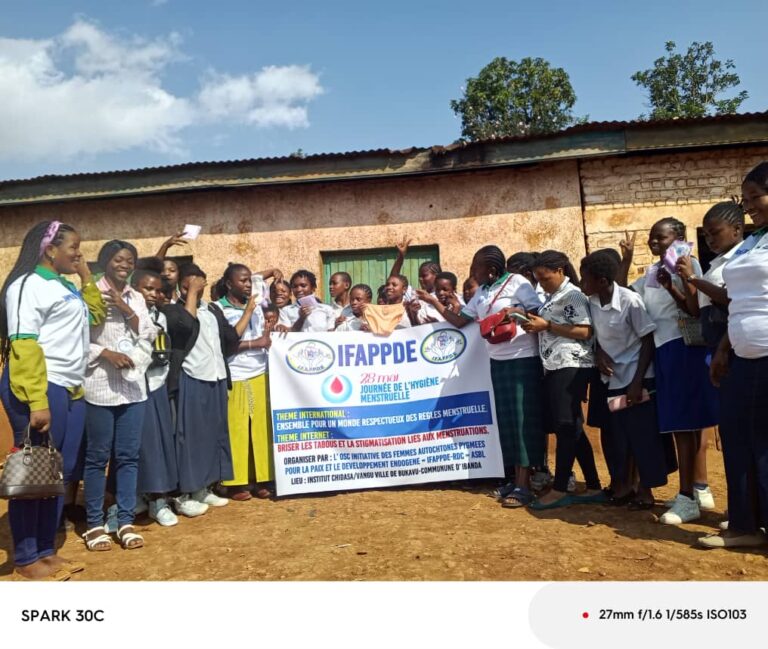 Bukavu : 253 jeunes filles sensibilisées à l’hygiène menstruelle par l’IFAPPDE à l’occasion de la Journée internationale